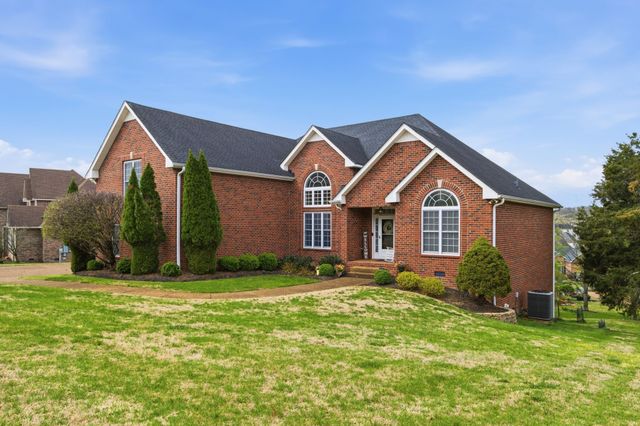130 Cedar Ridge Ln, Hendersonville, TN 37075
