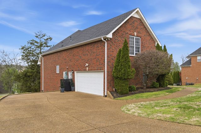 130 Cedar Ridge Ln, Hendersonville, TN 37075