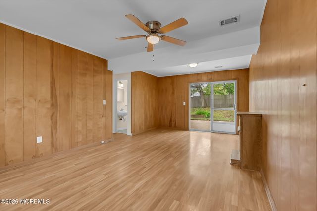 586 Pennsylvania Avenue, Brick, NJ 08724