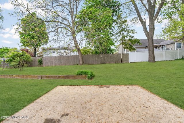 586 Pennsylvania Avenue, Brick, NJ 08724