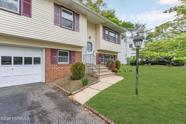 586 Pennsylvania Avenue, Brick, NJ 08724