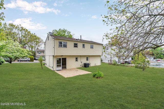586 Pennsylvania Avenue, Brick, NJ 08724