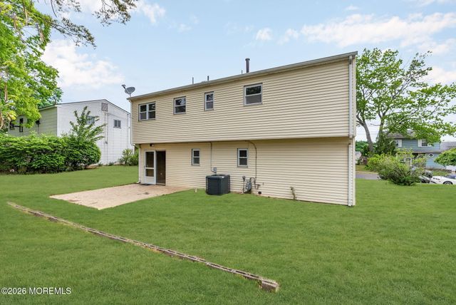 586 Pennsylvania Avenue, Brick, NJ 08724