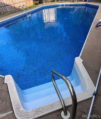 8823 Oak Meadow Court, Montgomery, AL 36116