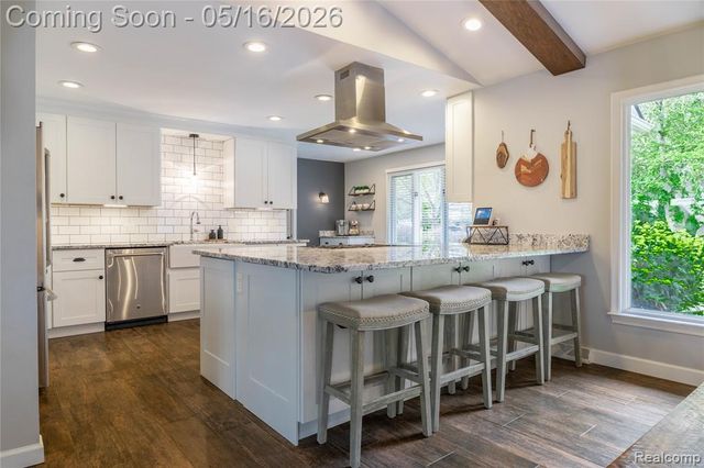 9555 Island Drive, Grosse Ile, MI 48138