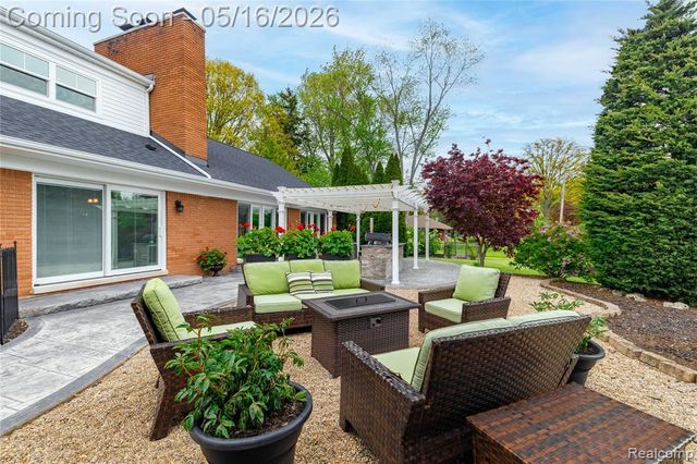 9555 Island Drive, Grosse Ile, MI 48138