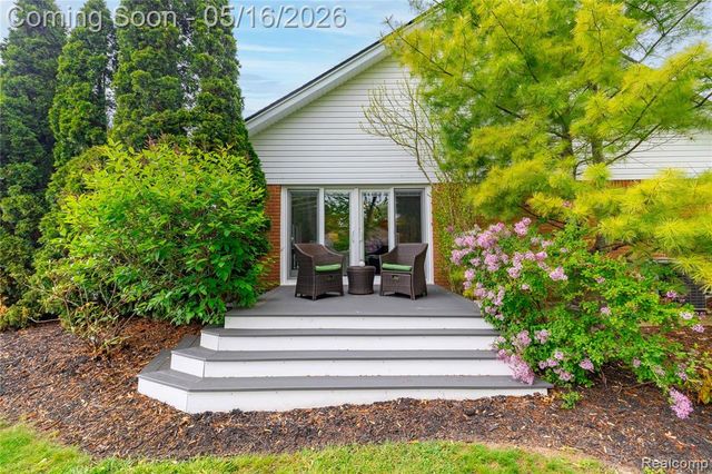 9555 Island Drive, Grosse Ile, MI 48138