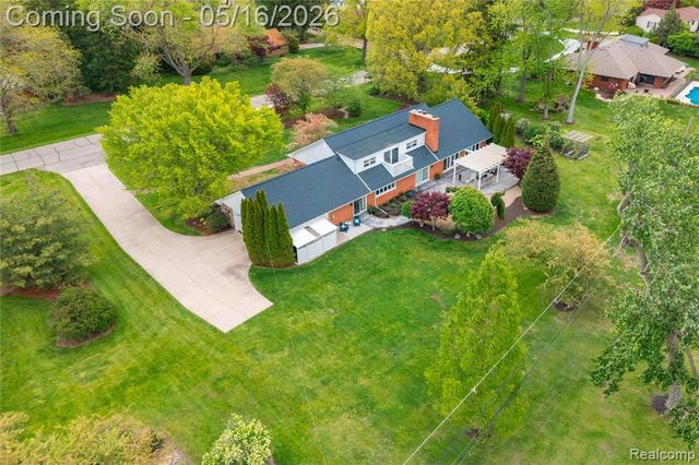 9555 Island Drive, Grosse Ile, MI 48138