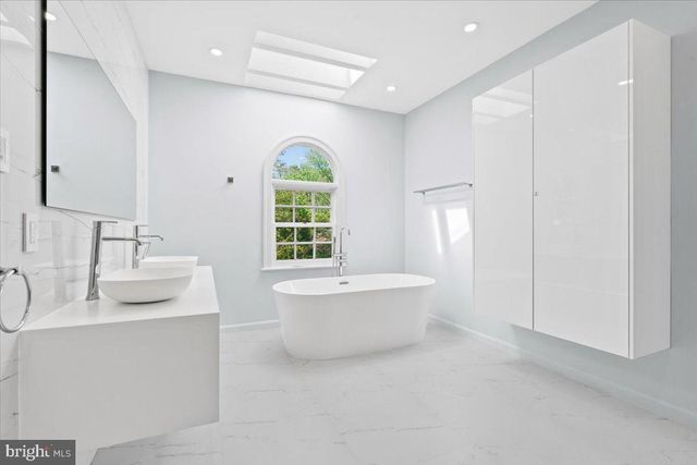 1626 FOXHALL RD FOXHALL RD NW, Washington, DC 20007