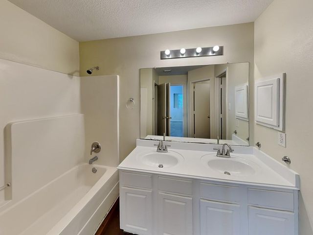 1818 Day Lily Way, Houston, TX 77067