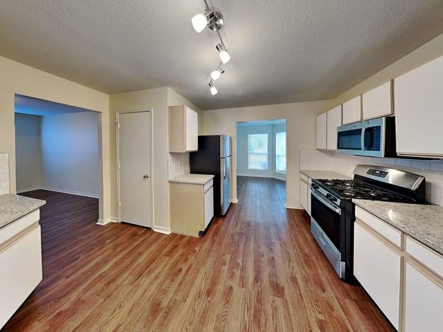 1818 Day Lily Way, Houston, TX 77067