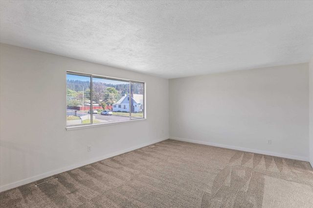 4128 E Cleveland Ave, Spokane, WA 99207
