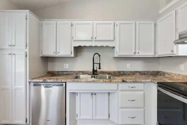 712 Mason Tucker Dr, Smyrna, TN 37167