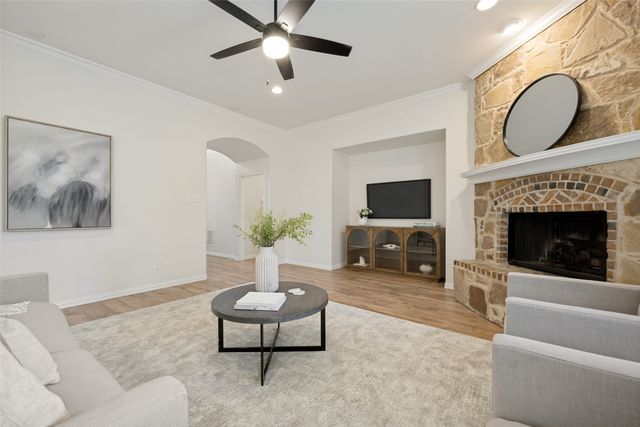 900 Fannin Drive, Lantana, TX 76226