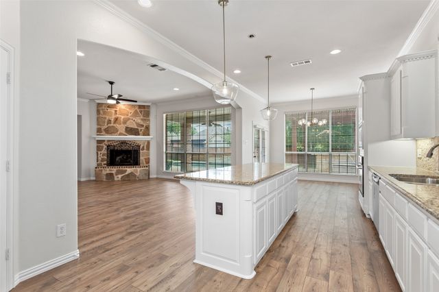 900 Fannin Drive, Lantana, TX 76226