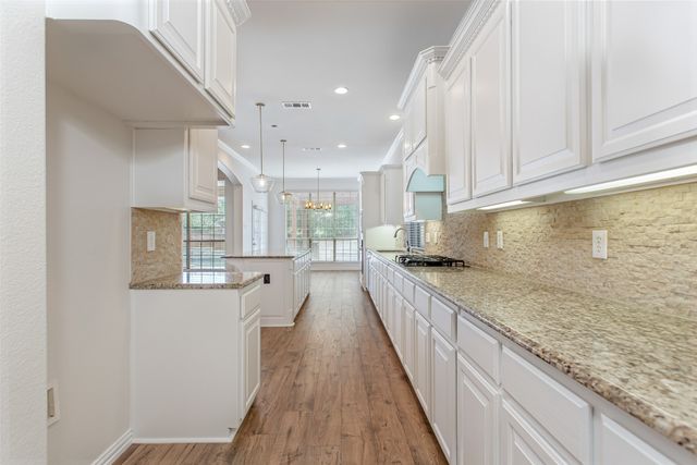 900 Fannin Drive, Lantana, TX 76226