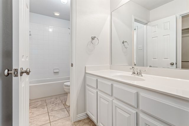 900 Fannin Drive, Lantana, TX 76226
