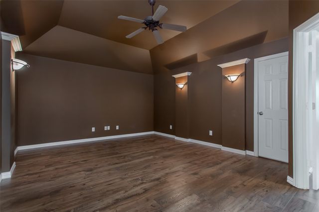 900 Fannin Drive, Lantana, TX 76226