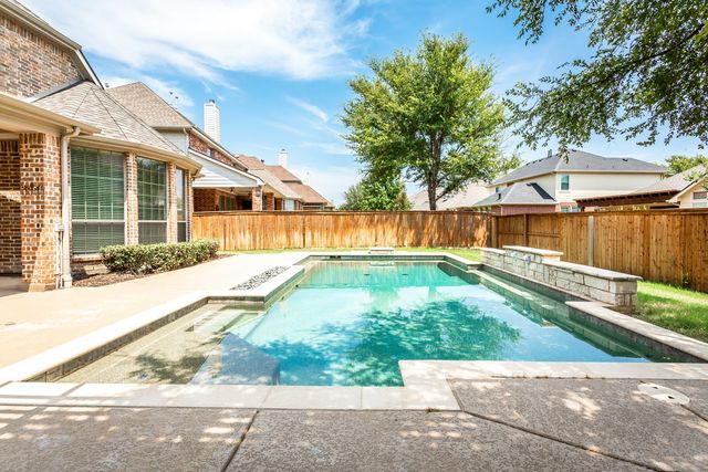 900 Fannin Drive, Lantana, TX 76226
