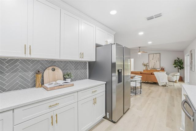 6813 CIRCLECREEK DRIVE, Pinellas Park, FL 33781