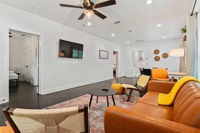 1106 W Chestnut Street, Denison, TX 75020