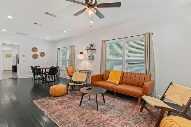 1106 W Chestnut Street, Denison, TX 75020