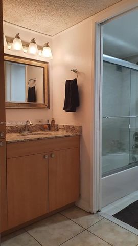 17021 N Bay Road 316, Sunny Isles Beach, FL 33160