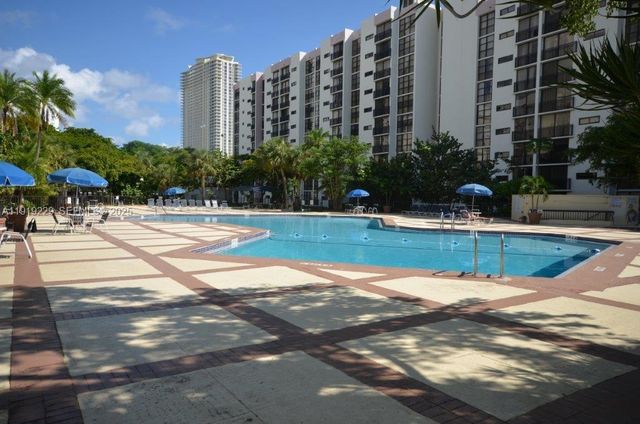 17021 N Bay Road 316, Sunny Isles Beach, FL 33160