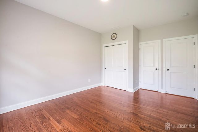 5 Devoes Lane, East Brunswick, NJ 08816