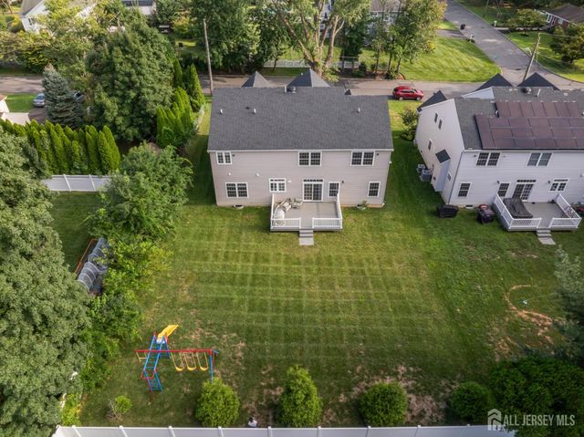 5 Devoes Lane, East Brunswick, NJ 08816