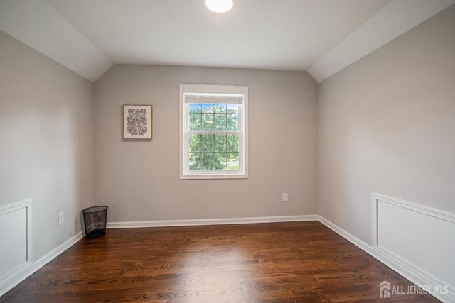 5 Devoes Lane, East Brunswick, NJ 08816