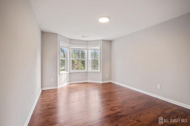 5 Devoes Lane, East Brunswick, NJ 08816