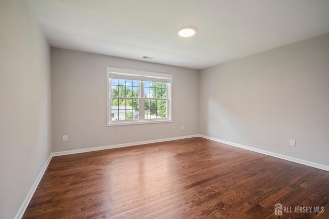 5 Devoes Lane, East Brunswick, NJ 08816