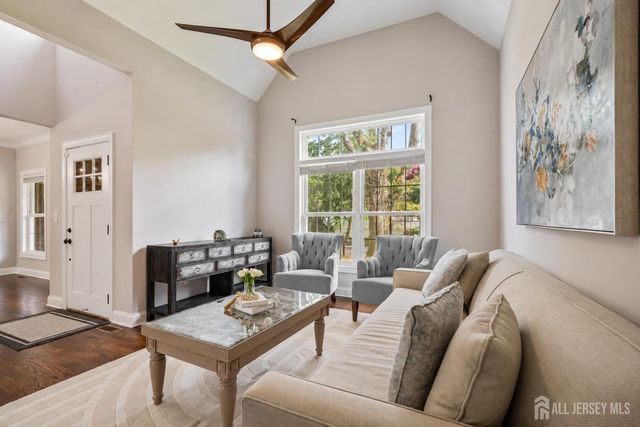 5 Devoes Lane, East Brunswick, NJ 08816