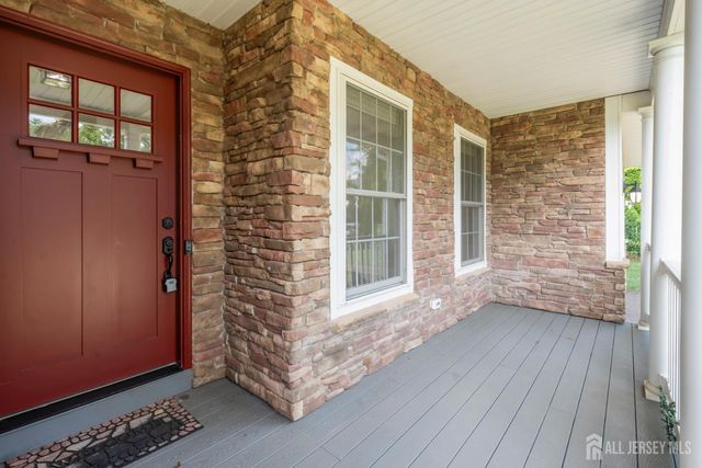 5 Devoes Lane, East Brunswick, NJ 08816