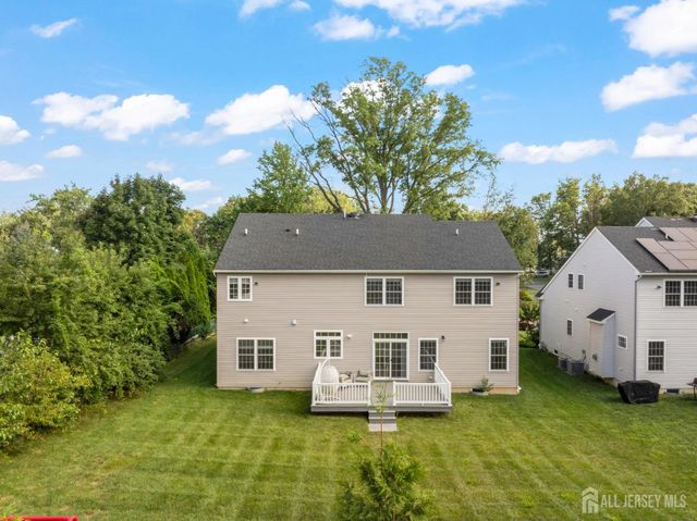 5 Devoes Lane, East Brunswick, NJ 08816