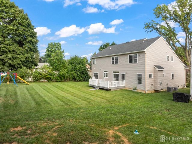 5 Devoes Lane, East Brunswick, NJ 08816