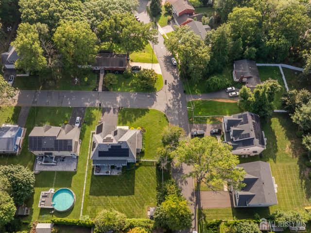 5 Devoes Lane, East Brunswick, NJ 08816