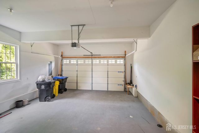 5 Devoes Lane, East Brunswick, NJ 08816