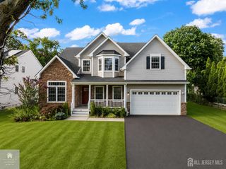 5 Devoes Lane, East Brunswick, NJ 08816