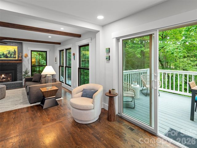 1130 New Castle Court, Asheville, NC 28803