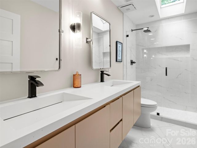 1130 New Castle Court, Asheville, NC 28803