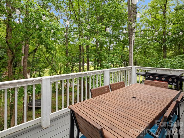 1130 New Castle Court, Asheville, NC 28803