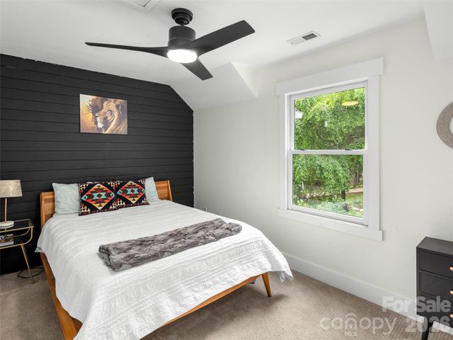 1130 New Castle Court, Asheville, NC 28803