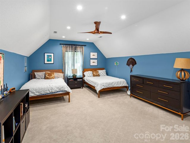 1130 New Castle Court, Asheville, NC 28803