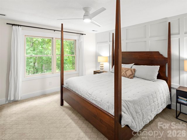 1130 New Castle Court, Asheville, NC 28803