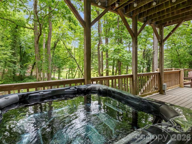1130 New Castle Court, Asheville, NC 28803