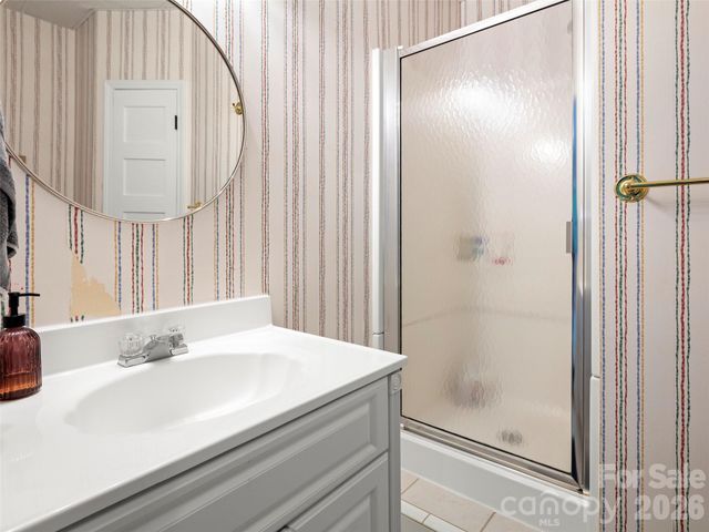 1130 New Castle Court, Asheville, NC 28803