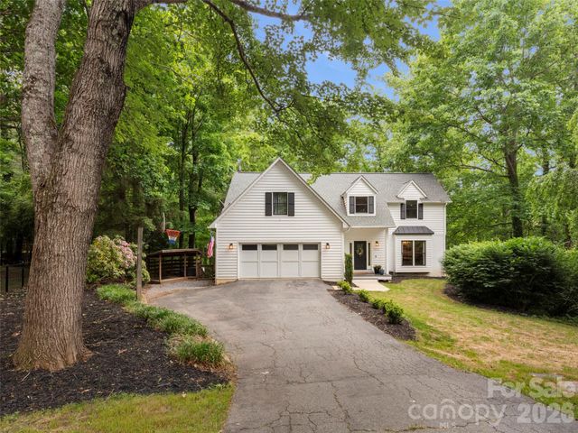 1130 New Castle Court, Asheville, NC 28803
