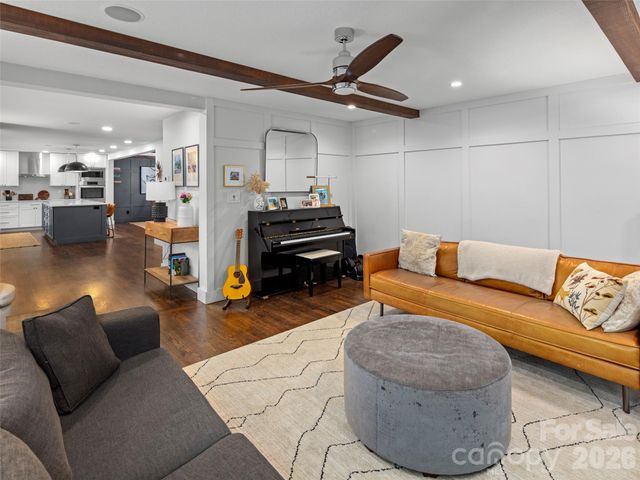 1130 New Castle Court, Asheville, NC 28803